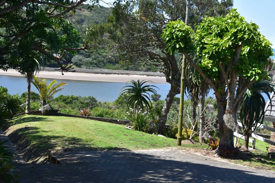 5 Bedroom Property for Sale in Kidds Beach Eastern Cape